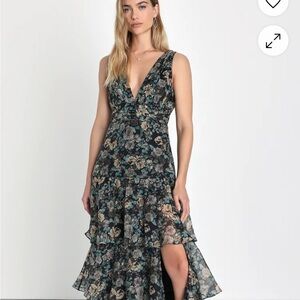 Lulu’s sweeping sensation black floral print organza pleated maxi dress